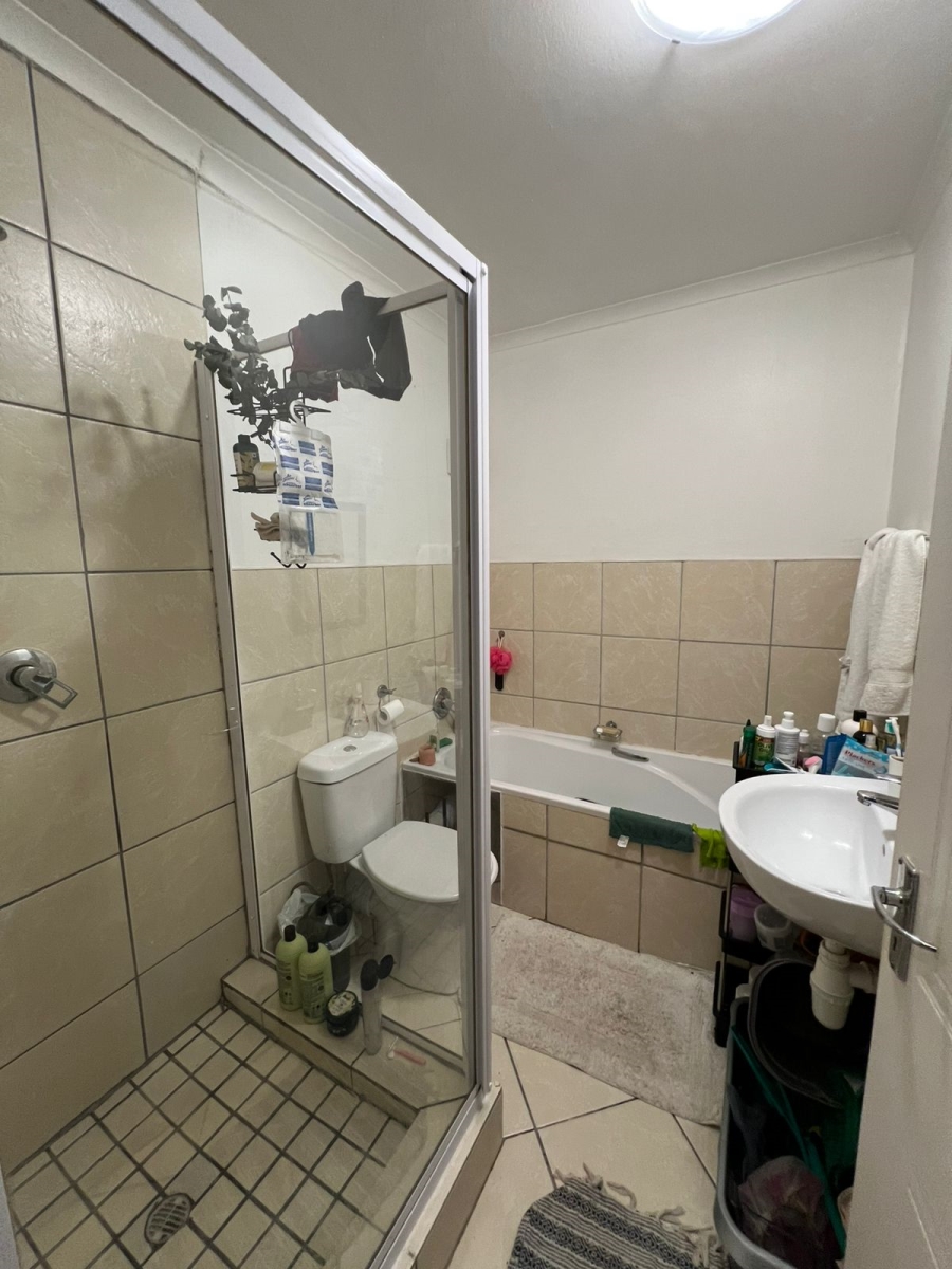 2 Bedroom Property for Sale in Whispering Pines Western Cape